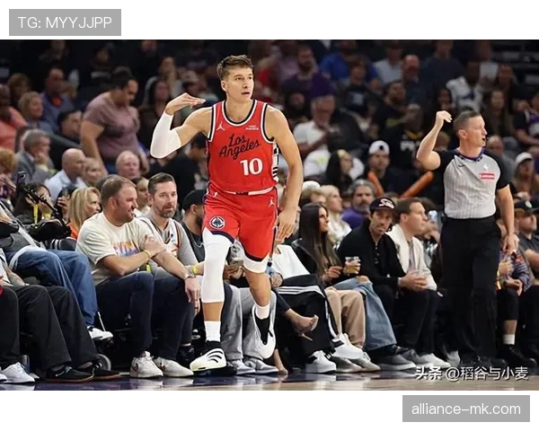 博格达诺维奇闪耀全明星赛,展现顶级潜力引关注 博格达诺维奇闪耀全明星赛,展现顶级潜力引关注