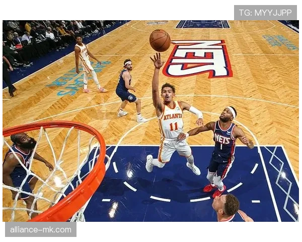 拜仁中路渗透显成效，进攻效率提升状态回暖展现强劲实力