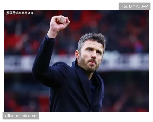 曼联新帅战术解析：重塑红魔攻防体系，剑指竞争力回归