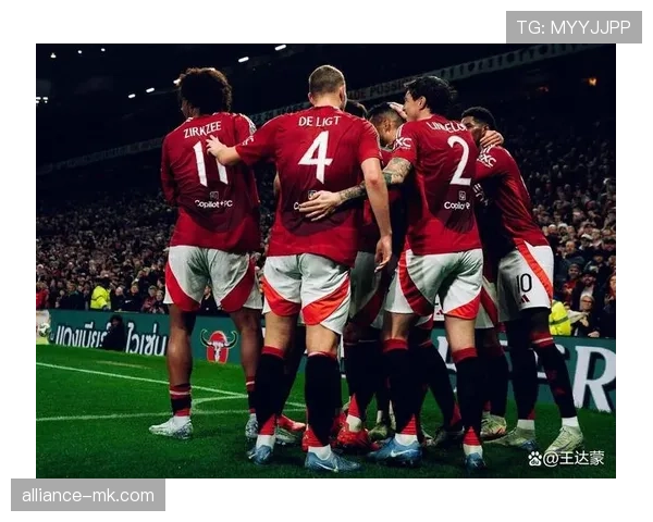 曼联战术体系缺乏稳定性,对赛季竞争格局带来阶段性影响 曼联战术体系缺乏稳定性,对赛季竞争格局带来阶段性影响